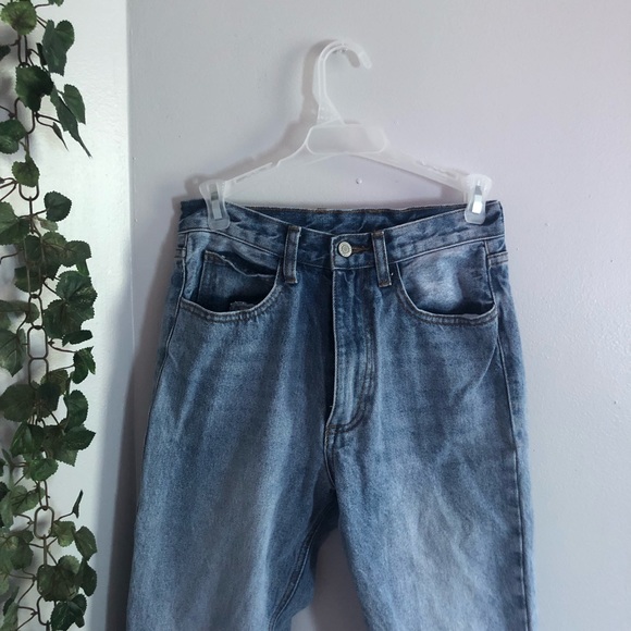 ☆ brandy melville jane light wash jeans - Picture 4 of 4